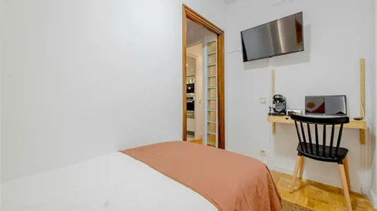 Rooms in Madrid Chamberí - photo 3