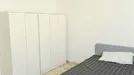 Room for rent, Bari, Puglia, &lt;span class=&quot;blurred street&quot; onclick=&quot;ProcessAdRequest(9832535)&quot;&gt;&lt;span class=&quot;hint&quot;&gt;See streetname&lt;/span&gt;[xxxxxxxxxxxxx]&lt;/span&gt;
