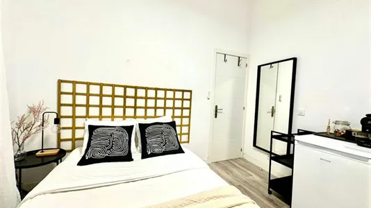 Rooms in Madrid Centro - photo 5