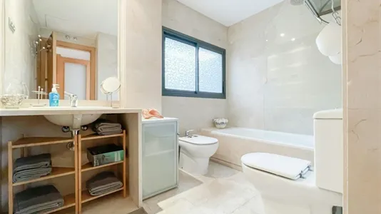 Apartments in El Encinar de los Reyes - photo 10