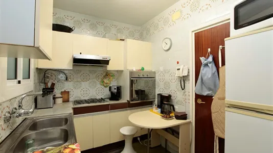 Rooms in Barcelona Sants-Montjuïc - photo 1