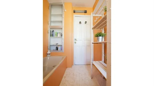 Rooms in Madrid Centro - photo 8