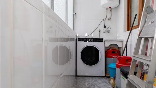 Rooms in Almería - photo 8