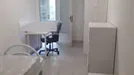 Room for rent, Turin, Piemonte, &lt;span class=&quot;blurred street&quot; onclick=&quot;ProcessAdRequest(7734889)&quot;&gt;&lt;span class=&quot;hint&quot;&gt;See streetname&lt;/span&gt;[xxxxxxxxxxxxx]&lt;/span&gt;