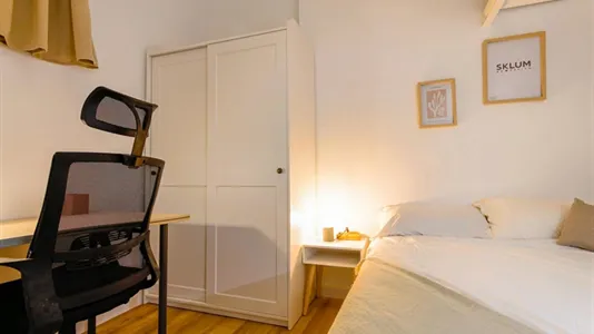 Rooms in Barcelona Ciutat Vella - photo 4
