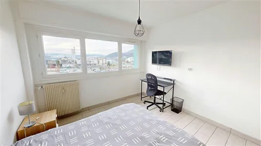 Rooms in Saint-Julien-en-Genevois - photo 5