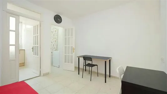 Rooms in Barcelona Sants-Montjuïc - photo 6