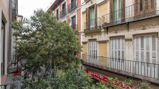 Rooms in Madrid Centro - photo 9
