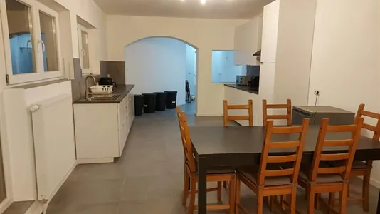 Rooms in Charleroi - photo 9