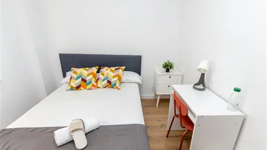 Rooms in Málaga - photo 4