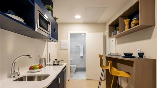 Rooms in Málaga - photo 4