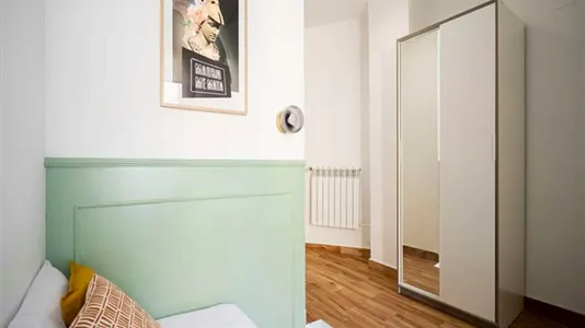 Rooms in Madrid Centro - photo 6