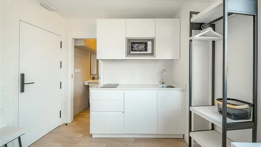 Rooms in Málaga - photo 6