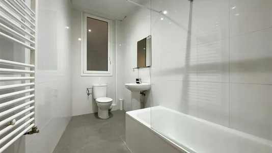 Rooms in Barcelona Ciutat Vella - photo 5