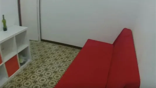 Rooms in Barcelona Ciutat Vella - photo 8