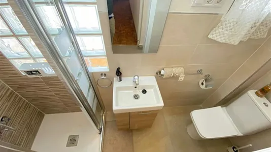 Rooms in Madrid Retiro - photo 8