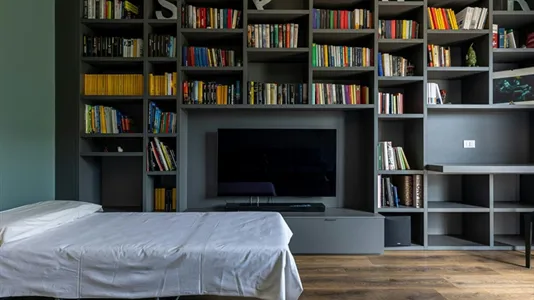 Apartments in Milano Zona 8 - Fiera, Gallaratese, Quarto Oggiaro - photo 6