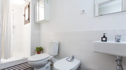 Rooms in Barcelona Ciutat Vella - photo 7