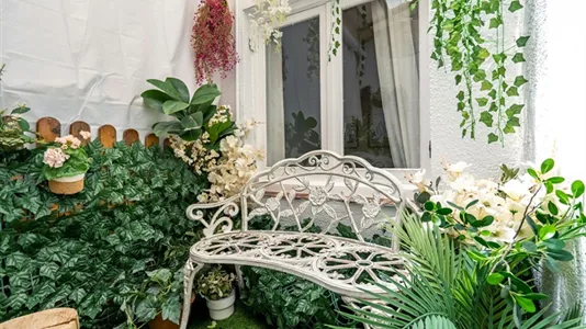 Rooms in Barcelona Sants-Montjuïc - photo 9