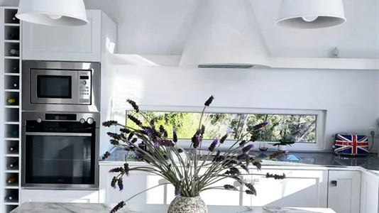 Houses in Canyelles - photo 10