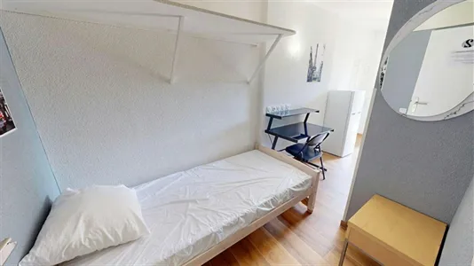 Rooms in Saint-Julien-en-Genevois - photo 4