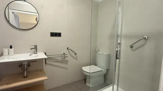 Rooms in Barcelona Eixample - photo 8