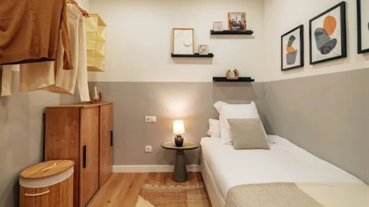 Rooms in Barcelona Eixample - photo 2