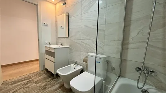 Rooms in Barcelona Eixample - photo 10