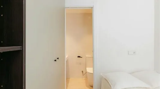 Rooms in Alfara del Patriarca - photo 5