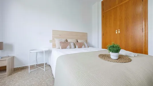 Rooms in el Camí de Vera - photo 4
