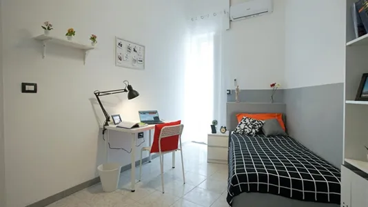 Rooms in Napoli Municipalità 2 - photo 4