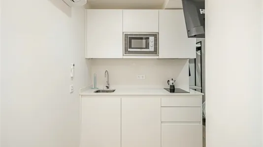 Rooms in Málaga - photo 7