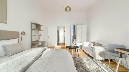 Apartments in Location is not specified - photo 9