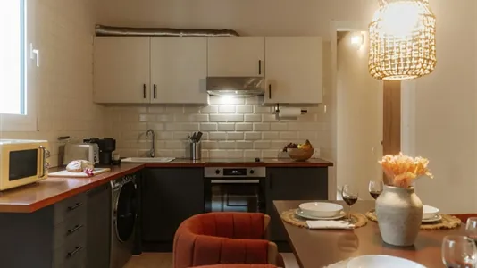 Rooms in Barcelona Ciutat Vella - photo 9