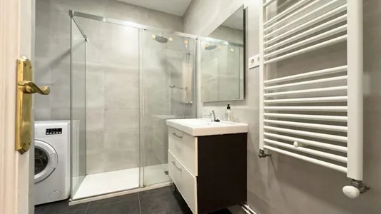 Rooms in Barcelona Ciutat Vella - photo 10