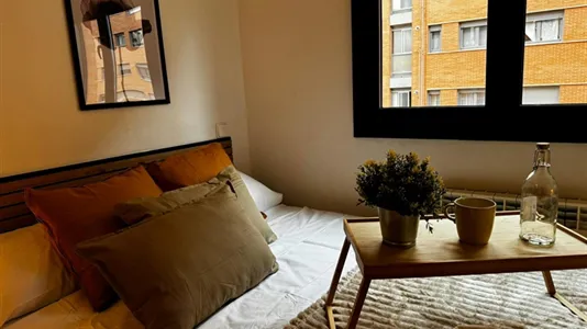 Rooms in El Encinar de los Reyes - photo 6