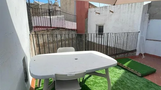 Rooms in Barcelona Ciutat Vella - photo 8