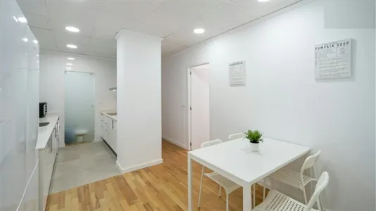 Rooms in Valencia Ciutat Vella - photo 4
