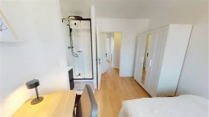 Room for rent in Clermont-Ferrand, Auvergne-Rhône-Alpes