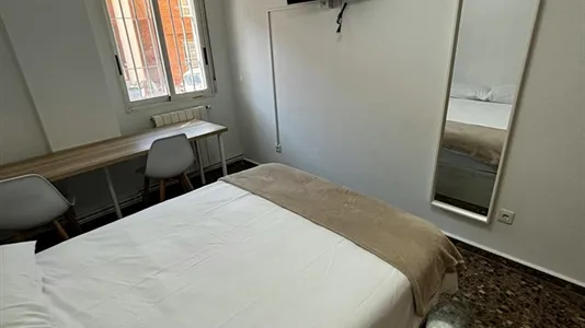 Rooms in Manises - photo 2