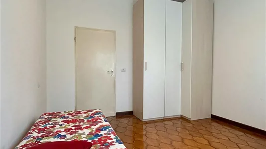 Rooms in Milano Zona 8 - Fiera, Gallaratese, Quarto Oggiaro - photo 3