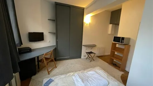 Apartments in Paris 17ème arrondissement - photo 5