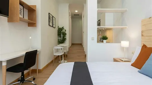 Rooms in Madrid Centro - photo 3