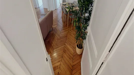 Rooms in Paris 8ème arrondissement - photo 9