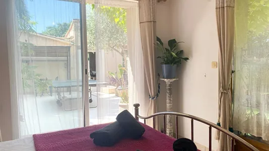 Houses in Béziers - photo 2