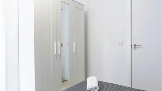 Rooms in Madrid Puente de Vallecas - photo 7