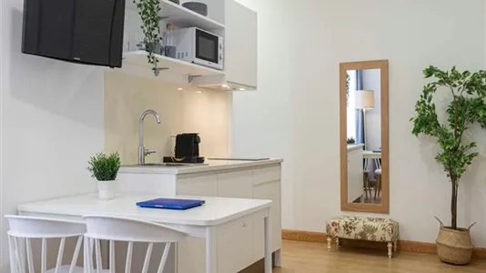 Rooms in Madrid Centro - photo 10