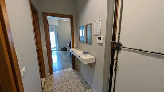 Rooms in Milano Zona 8 - Fiera, Gallaratese, Quarto Oggiaro - photo 4