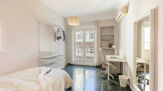 Rooms in Valencia Ciutat Vella - photo 1