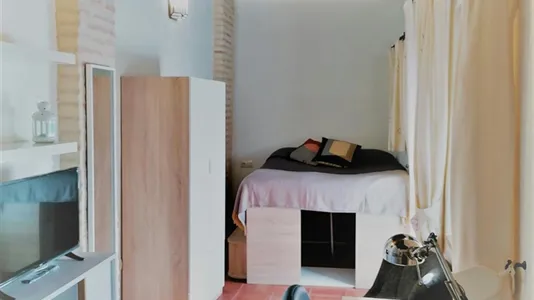 Apartments in Granada - photo 7